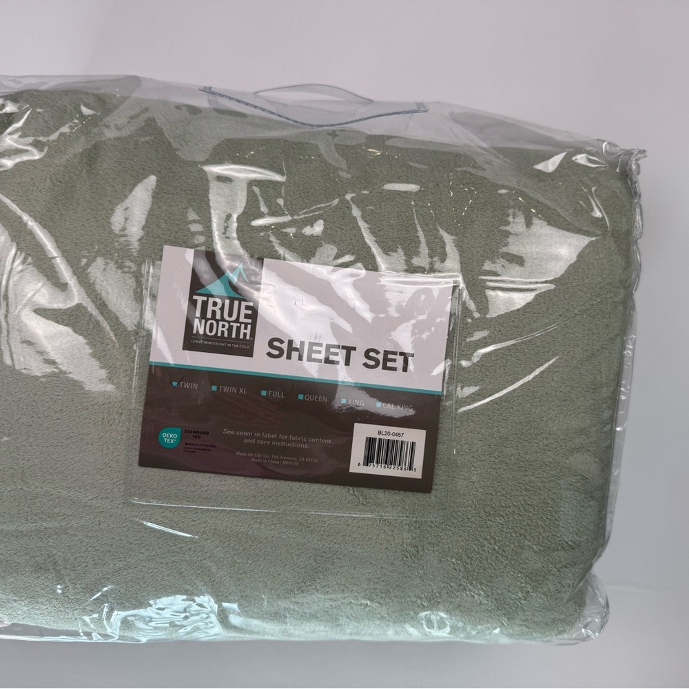 NWT -True North Fleece Sheet Set, Sage Color - Picture 11 of 11